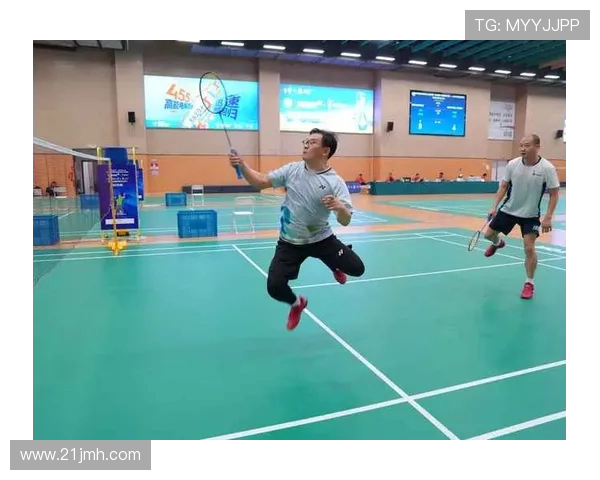 南京羽毛球队灵活性引发热议球员表现与战术调整的深层探讨 南京羽毛球队灵活性引发热议球员表现与战术调整的深层探讨