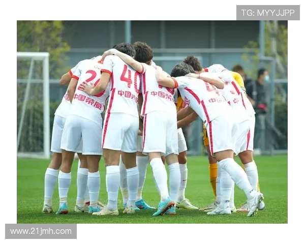广州飞盘队与武汉飞盘队赛后复盘分析比赛节奏与战术对抗