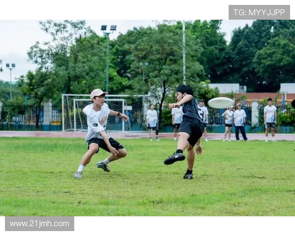 杭州飞盘队在世界攀岩锦标赛中以55分稳居积分榜首位