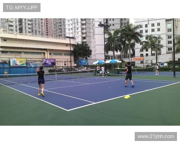 武汉网球队与深圳网球队赛后分析:比赛节奏与战术对比探讨 武汉网球队与深圳网球队赛后分析:比赛节奏与战术对比探讨