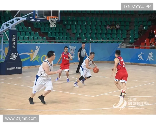 武汉篮球队与重庆篮球队赛后复盘速度对比分析与战术探讨 武汉篮球队与重庆篮球队赛后复盘速度对比分析与战术探讨